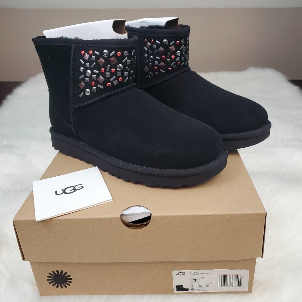 UGG Size 7 Black Genuine Sheepskin Mini Stud II Short Boots NIB